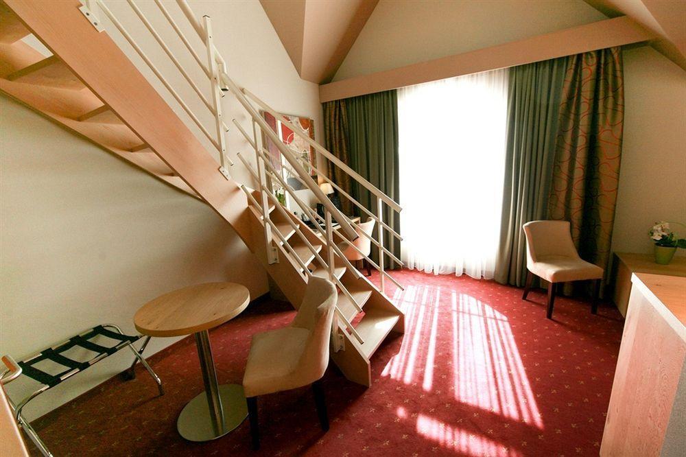 Hotel Verviers Van Der Valk Eksteriør bilde