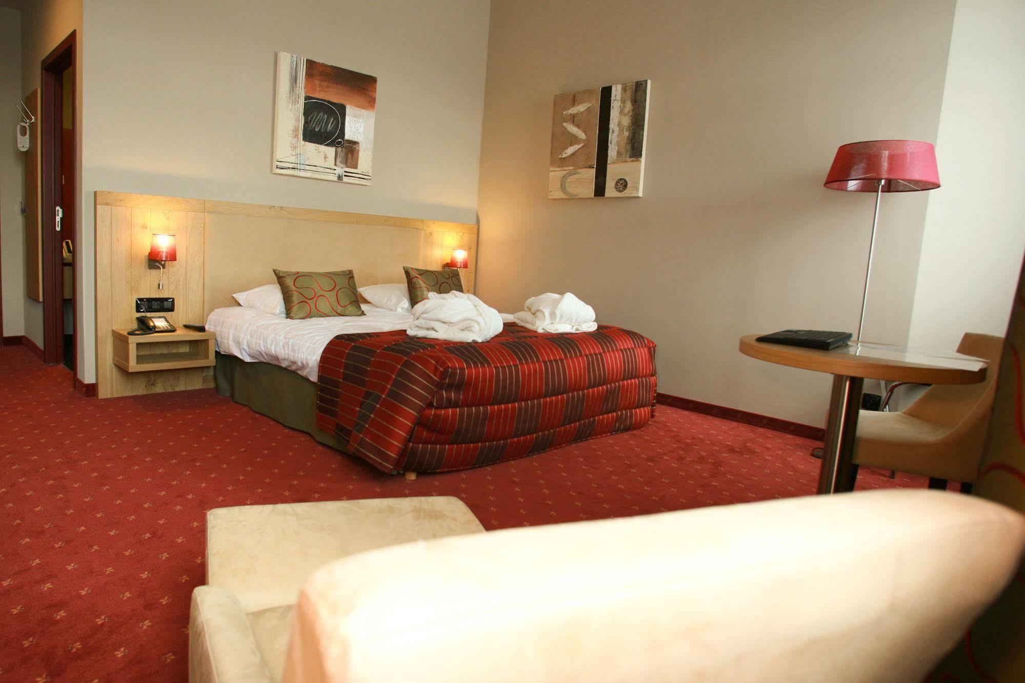 Hotel Verviers Van Der Valk Eksteriør bilde